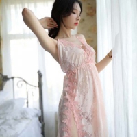 【粉嫩尤物】蕾丝诱惑侧开叉吊带睡裙（粉）1658 RQ 情趣睡衣